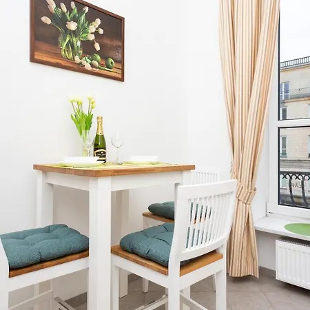 Warecka By Renters شقة